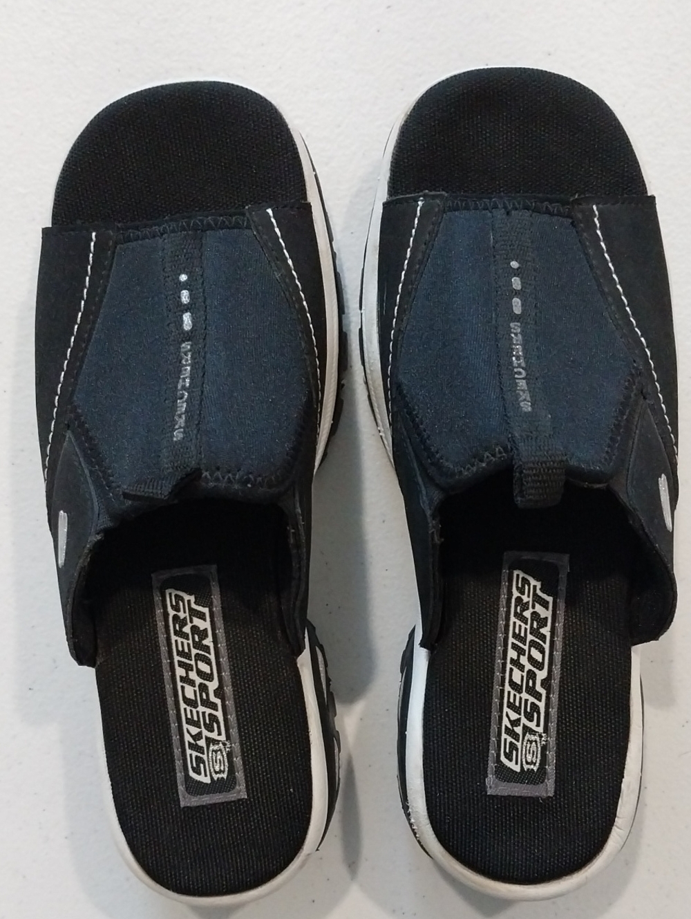 Skechers Black and White Slip-On Sport Sandals 8 EUC